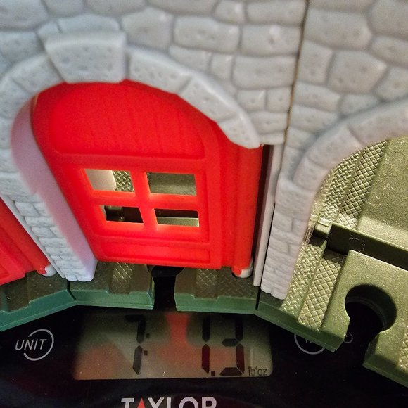 Thomas Wooden Train Set Roundhouse Roundabout Station Crovans Gate Shed w Sounds - Picture 12 of 14